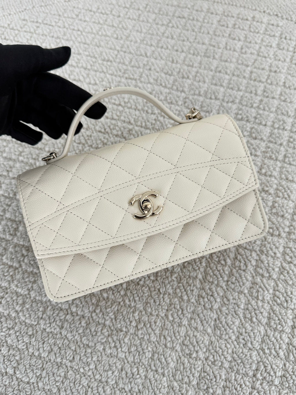 【Chanel】Chanel White Gold Caviar Leather Accordion Top Handle Bag