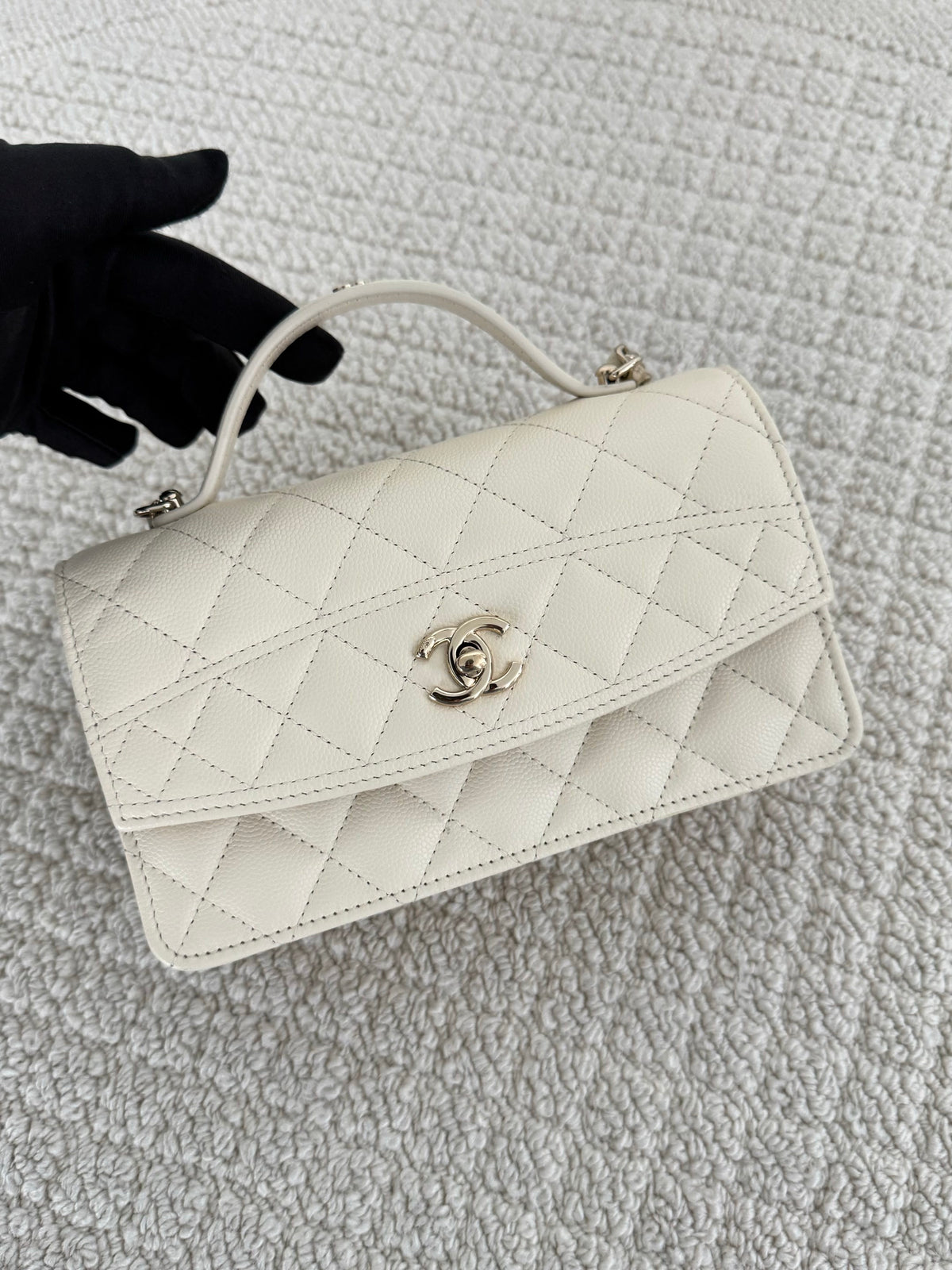 【Chanel】Chanel White Gold Caviar Leather Accordion Top Handle Bag