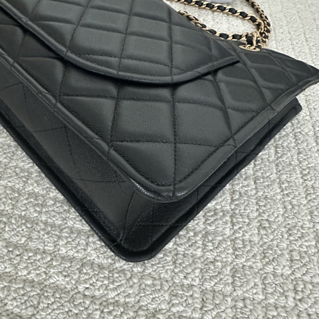 【Chanel】Chanel Black Gold Chain Tote Bag
