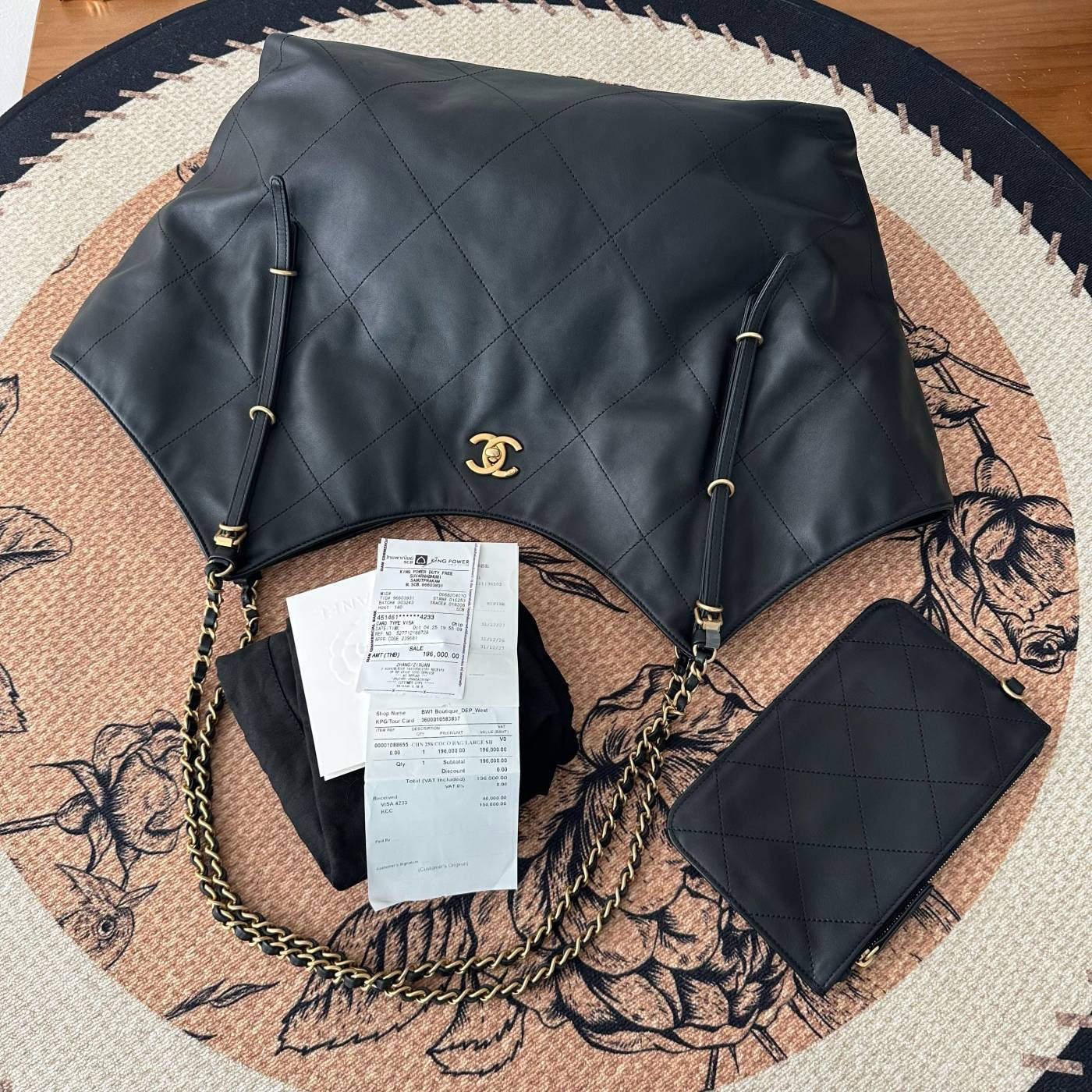 【Chanel】Chanel Black Caviar Hobo Bag with Matching Pouch, Gold-Tone Hardware-7207232