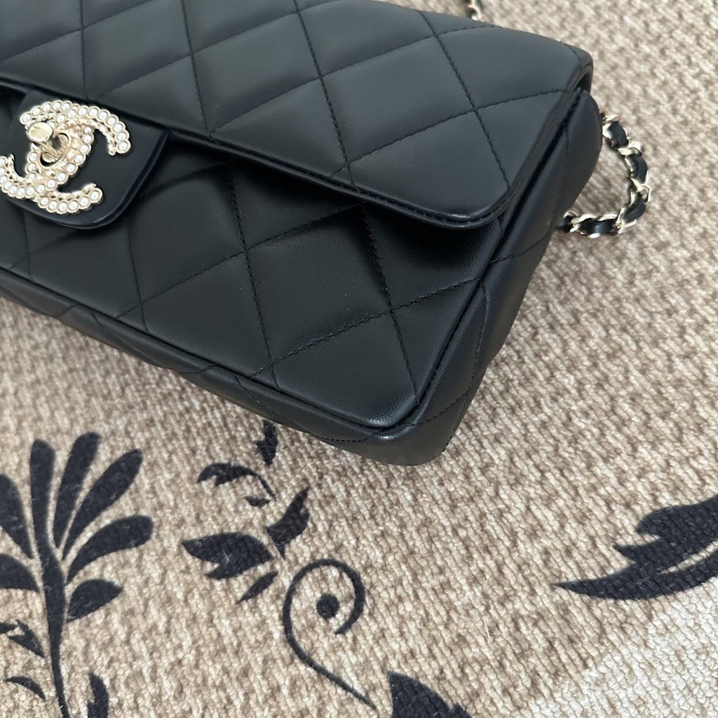 【Chanel】Chanel Black 23C Baguette Bag
