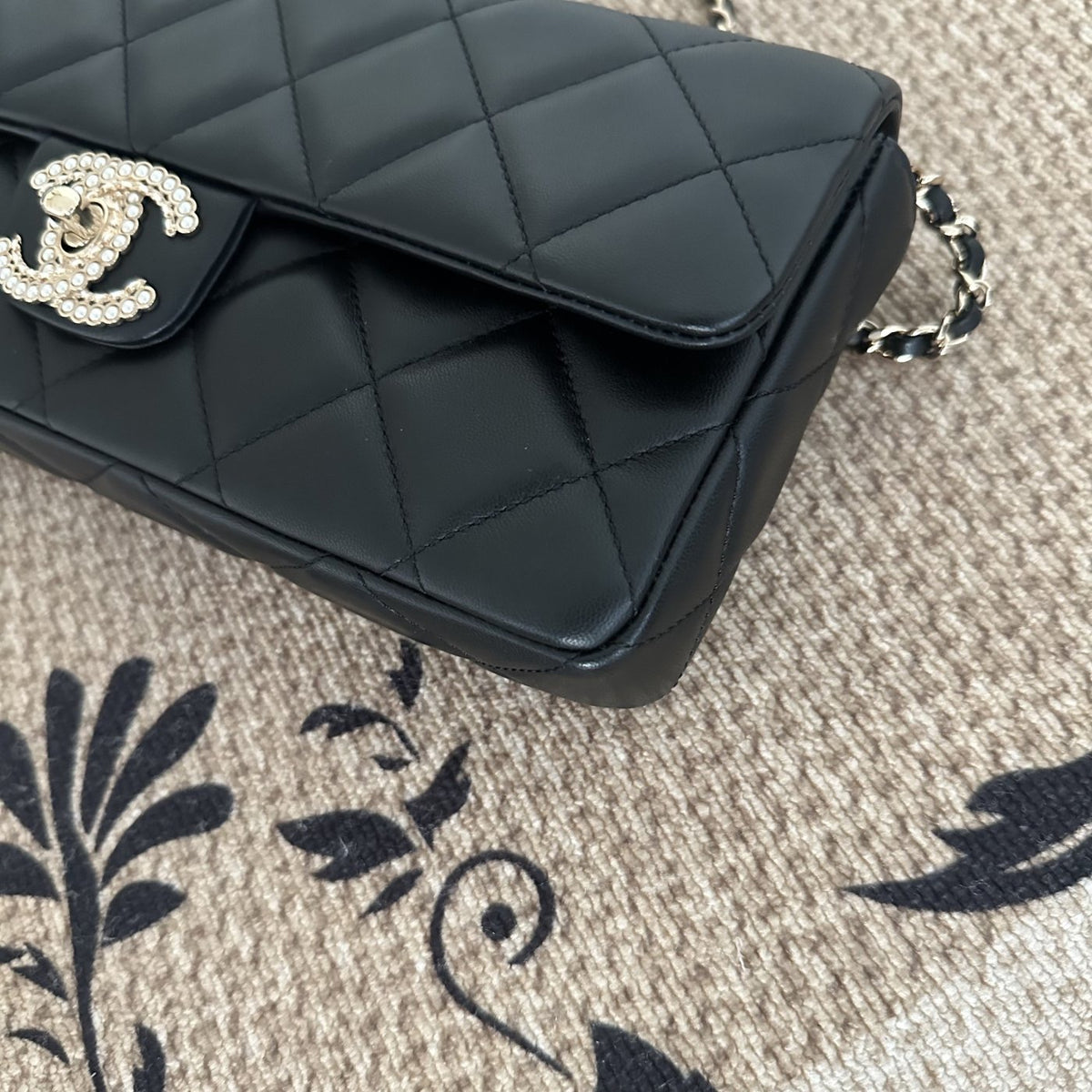 【Chanel】Chanel Black 23C Baguette Bag