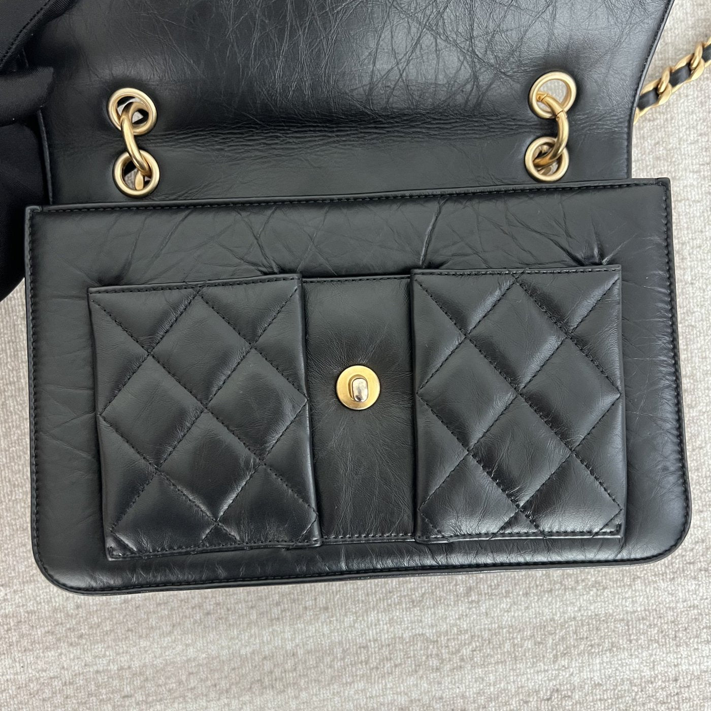 【Chanel】Chanel 23S Messenger Tofu Bag Black Caviar with Gold-Tone Hardware