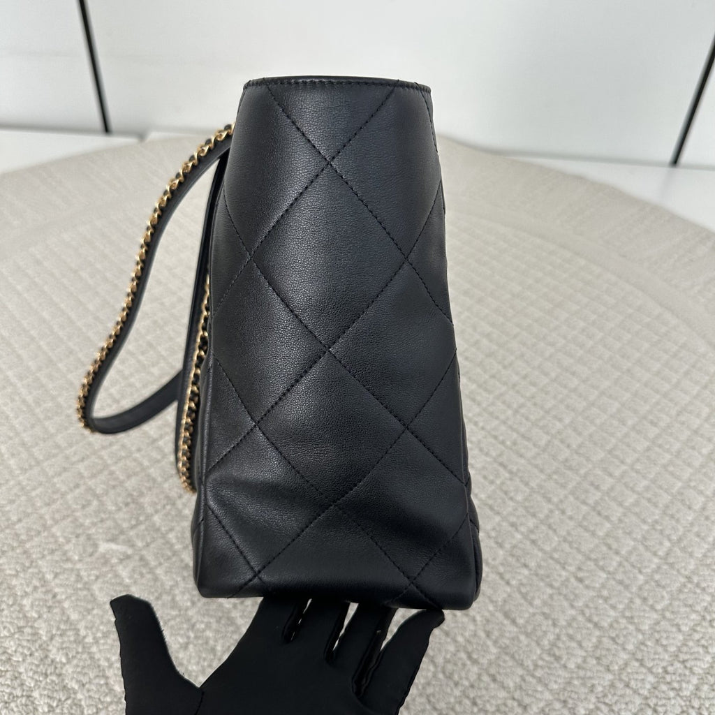 【Chanel】Chanel Tote Bag with Trimmed Shoulder Strap