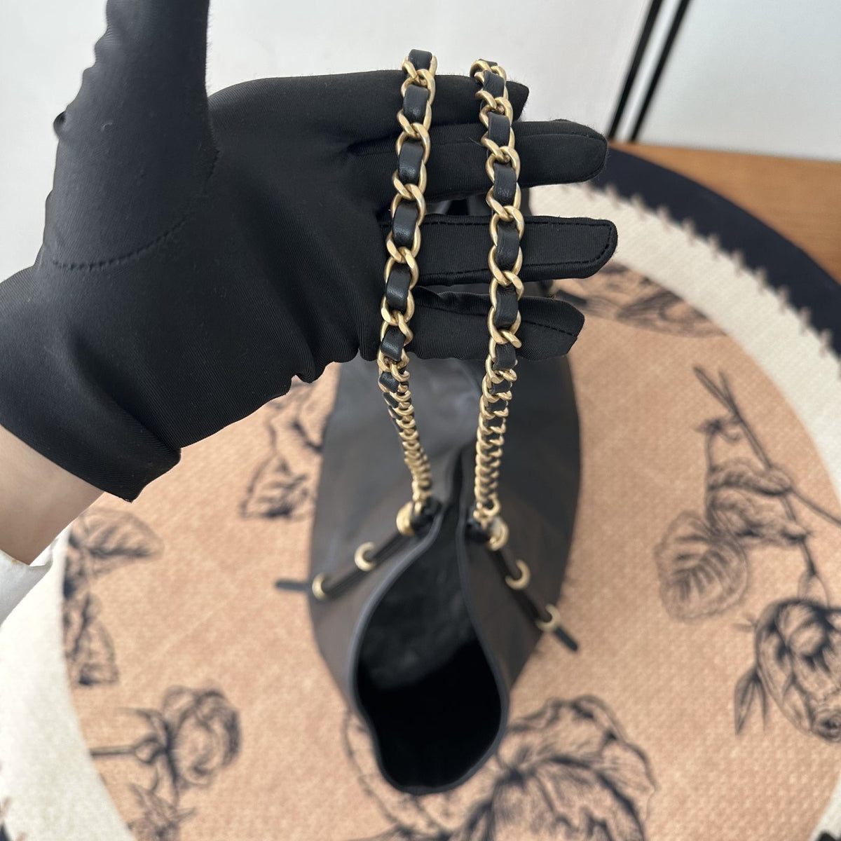 【Chanel】Chanel Black Caviar Hobo Bag with Matching Pouch, Gold-Tone Hardware-7207232