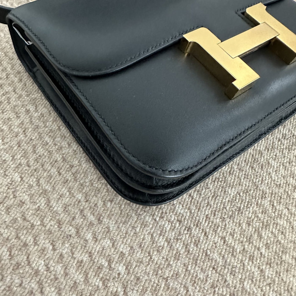 【Hermes】Hermès Black Constance Gold Hardware