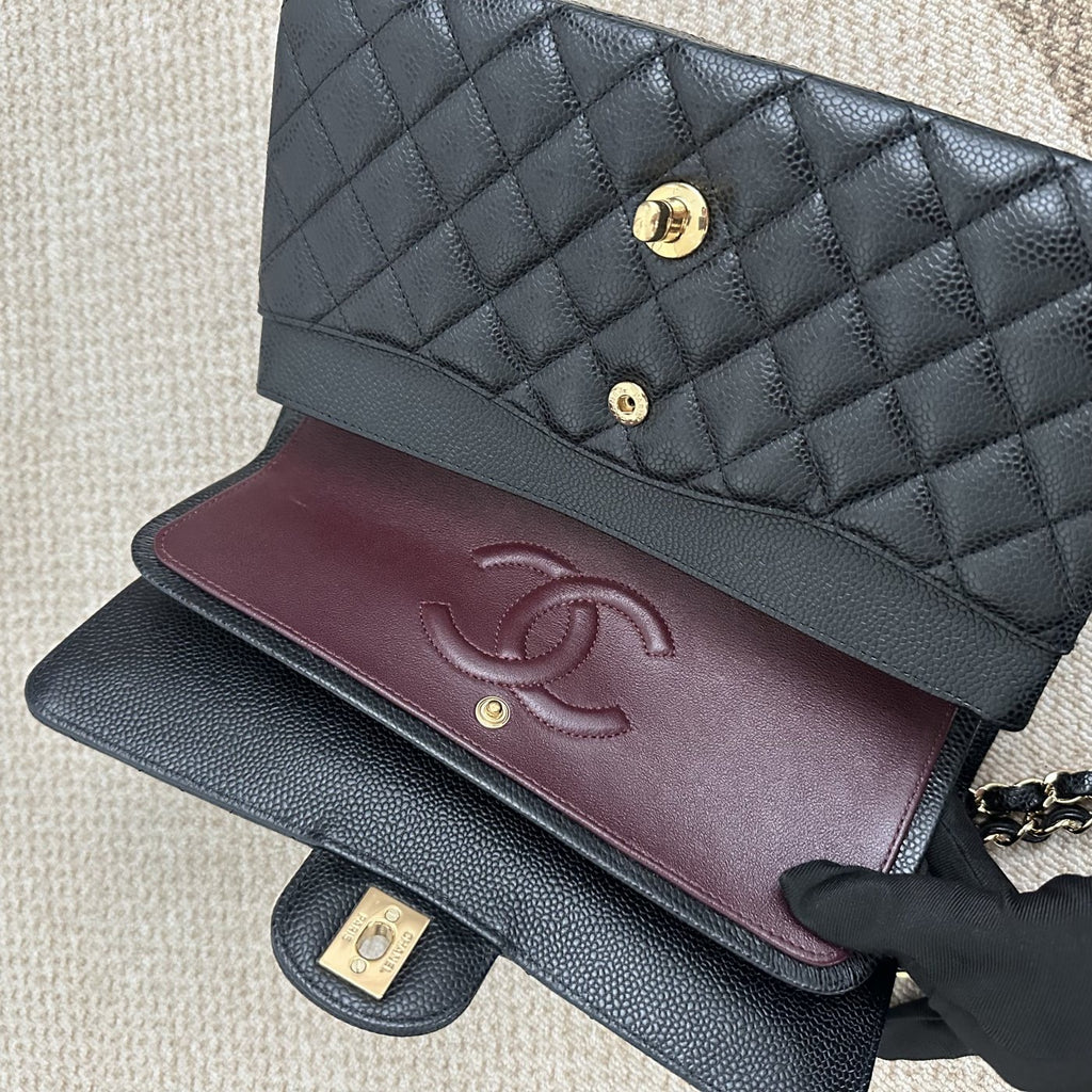 【Chanel】Chanel Black Caviar Classic Double Flap Bag, Gold-Tone Hardware-7212231LD