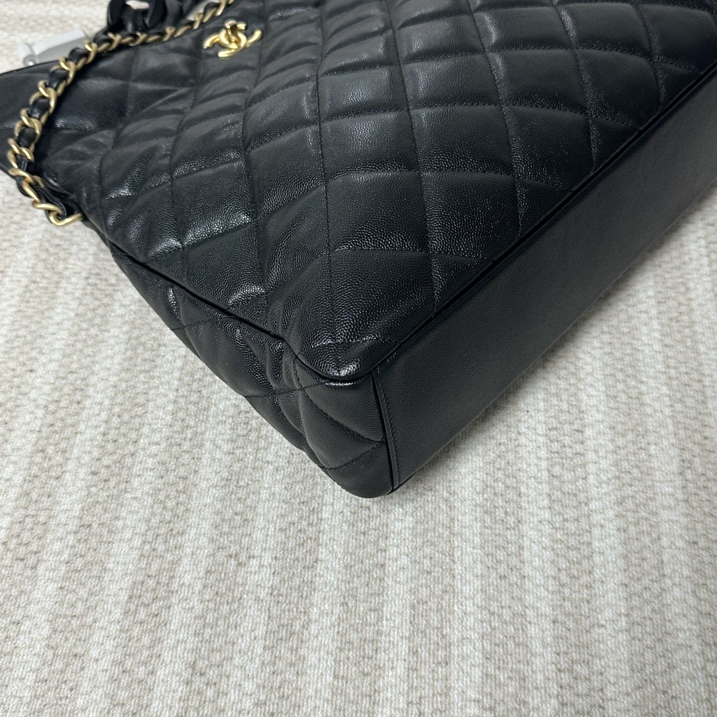 【Chanel】Chanel 24P Black Caviar Hippie Hobo Bag, Gold-Tone Hardware-7213561