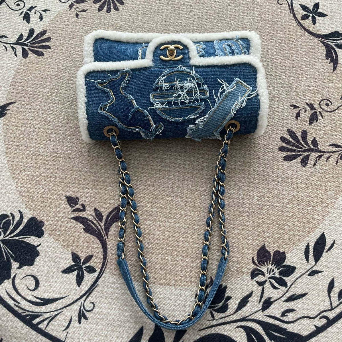 【Chanel】Chanel Blue Denim & Lambskin Classic Flap Bag