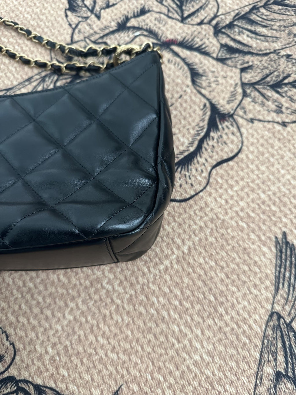 【Chanel】Chanel Black Gold Hobo Underarm Bag
