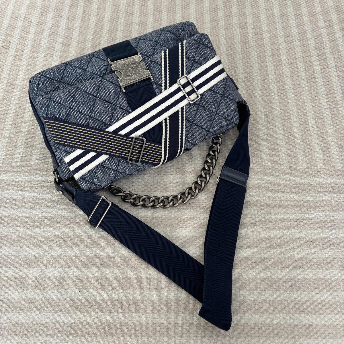 【Chanel】Chanel Blue Denim Tie Messenger Bag with Silver-Tone Hardware