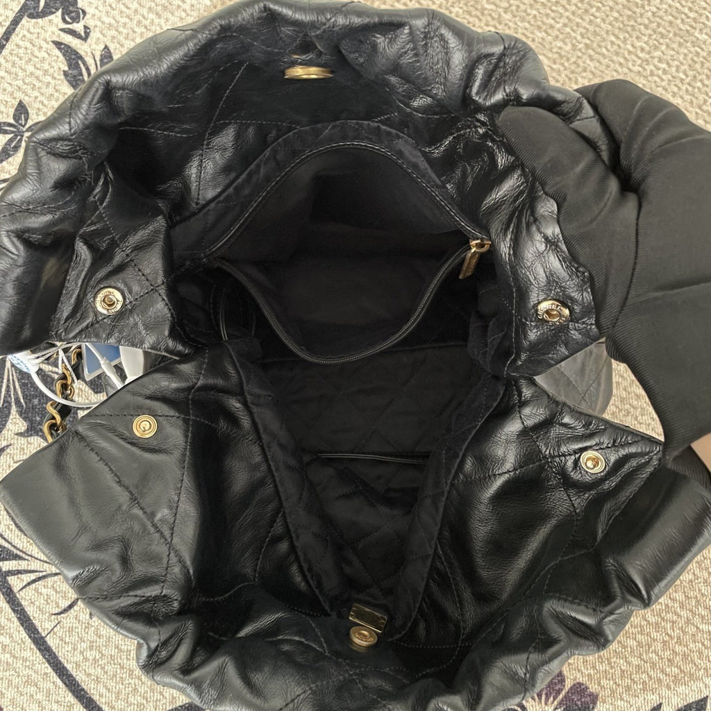 【Chanel】Chanel 22 Handbag Black Shiny Calfskin with Gold-Tone Hardware