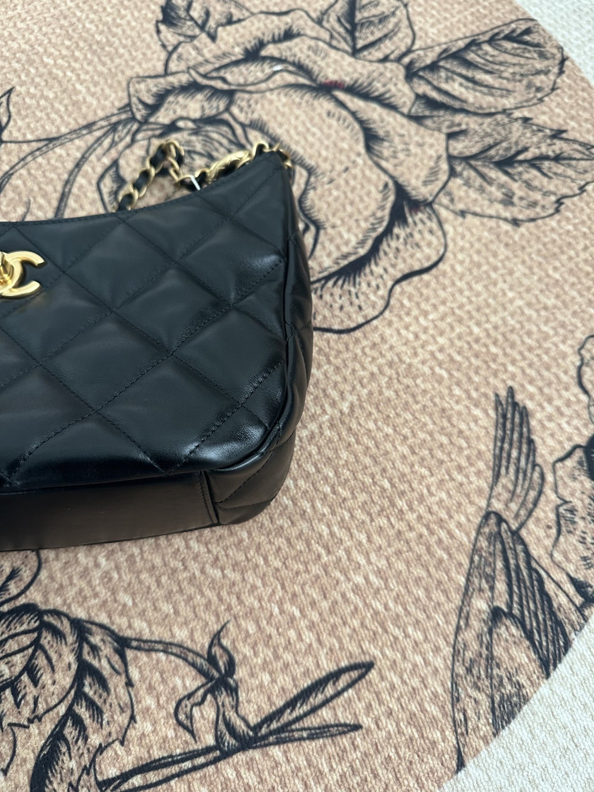 【Chanel】Chanel Black Gold Hobo Underarm Bag