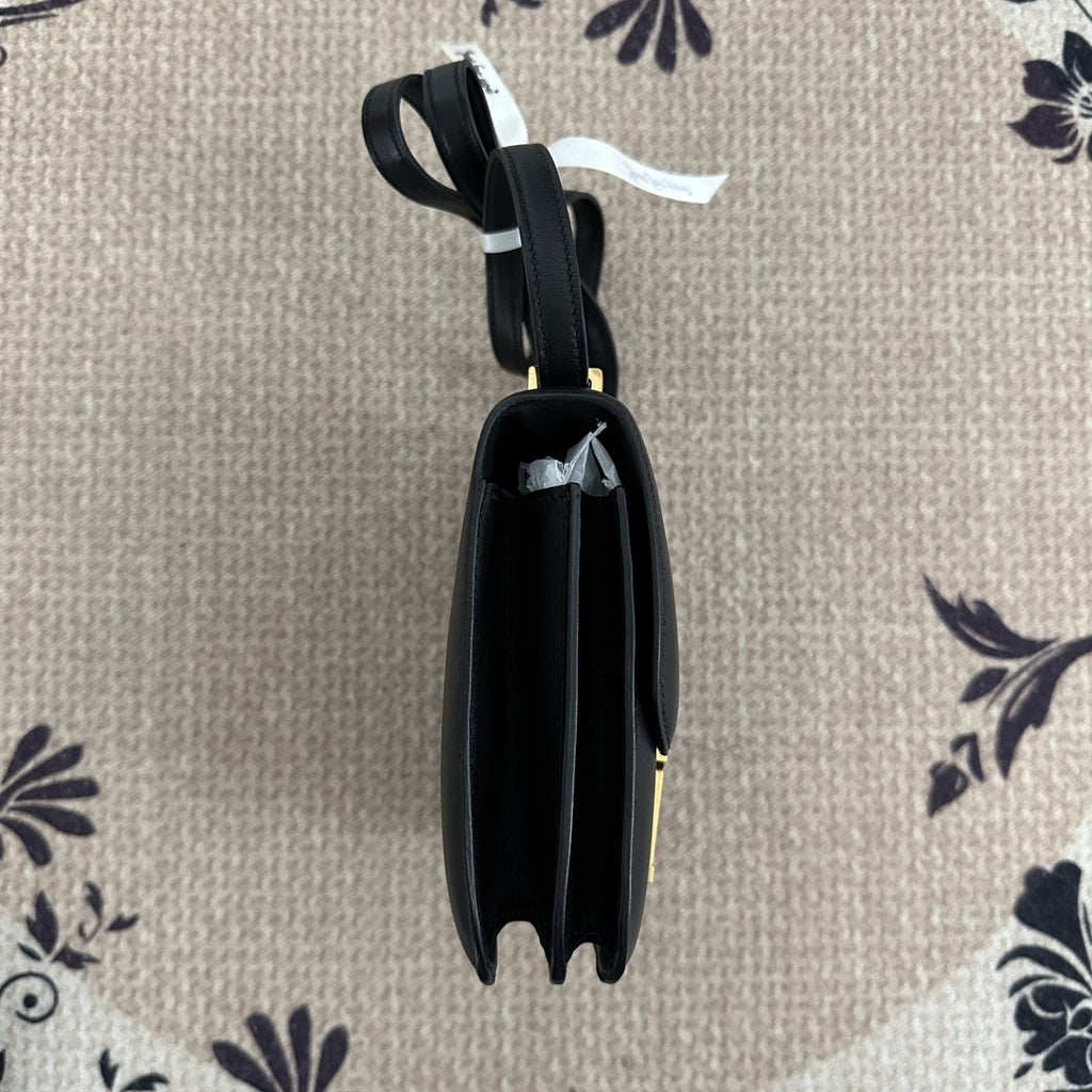 【Hermes】Hermès Black Constance Gold Hardware