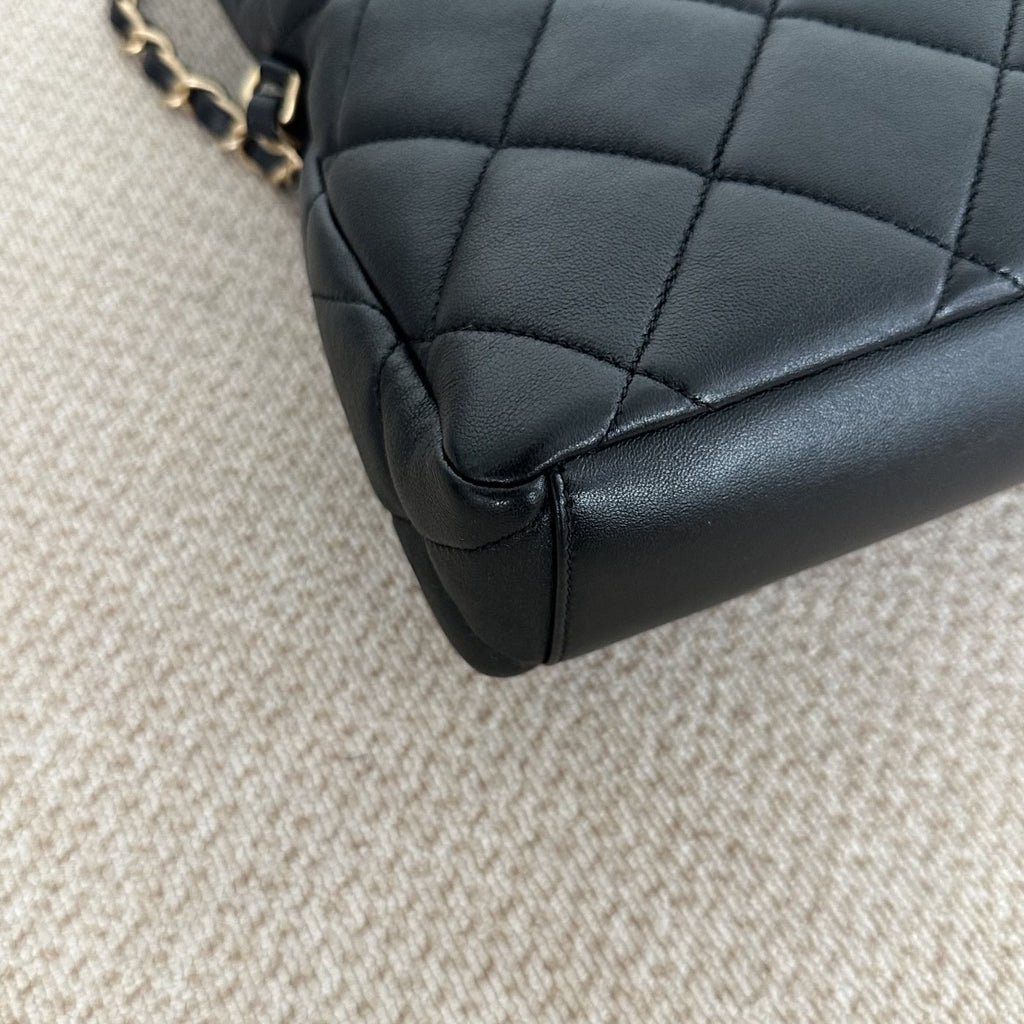 【Chanel】Chanel 24P Small Foldable Hobo Bag