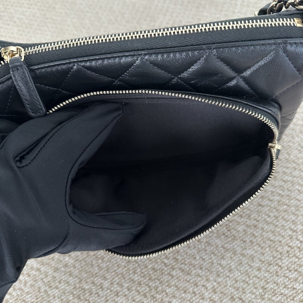 【Chanel】Chanel 25C Black Gold Shiny Leather Camera Bag