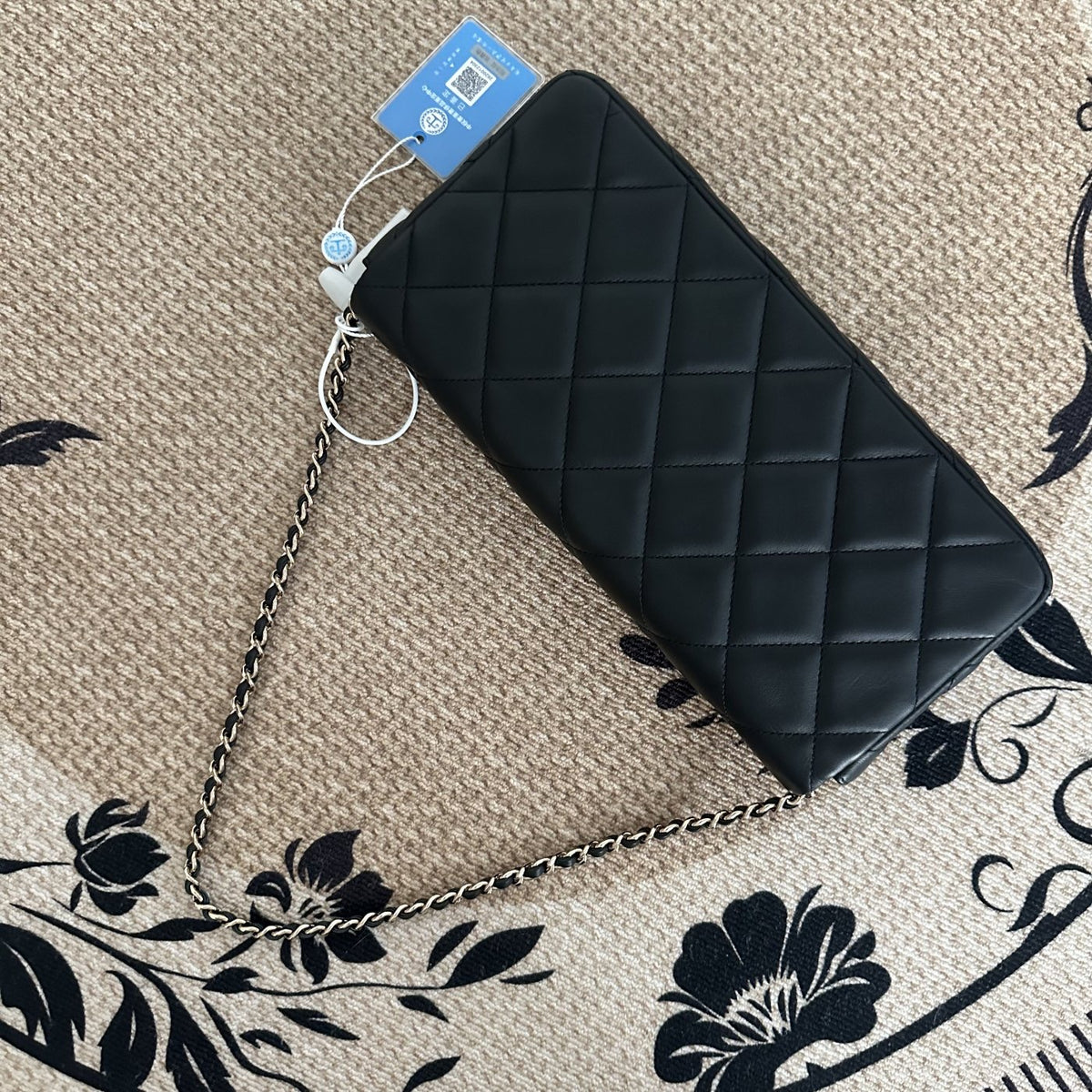 【Chanel】Chanel Black 23C Baguette Bag