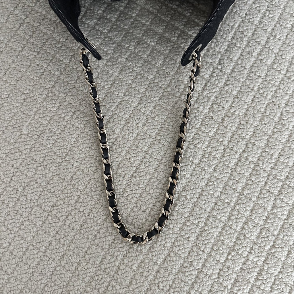 【Chanel】Chanel 25 Bag Small, Black Denim with Gold‑tone Hardware