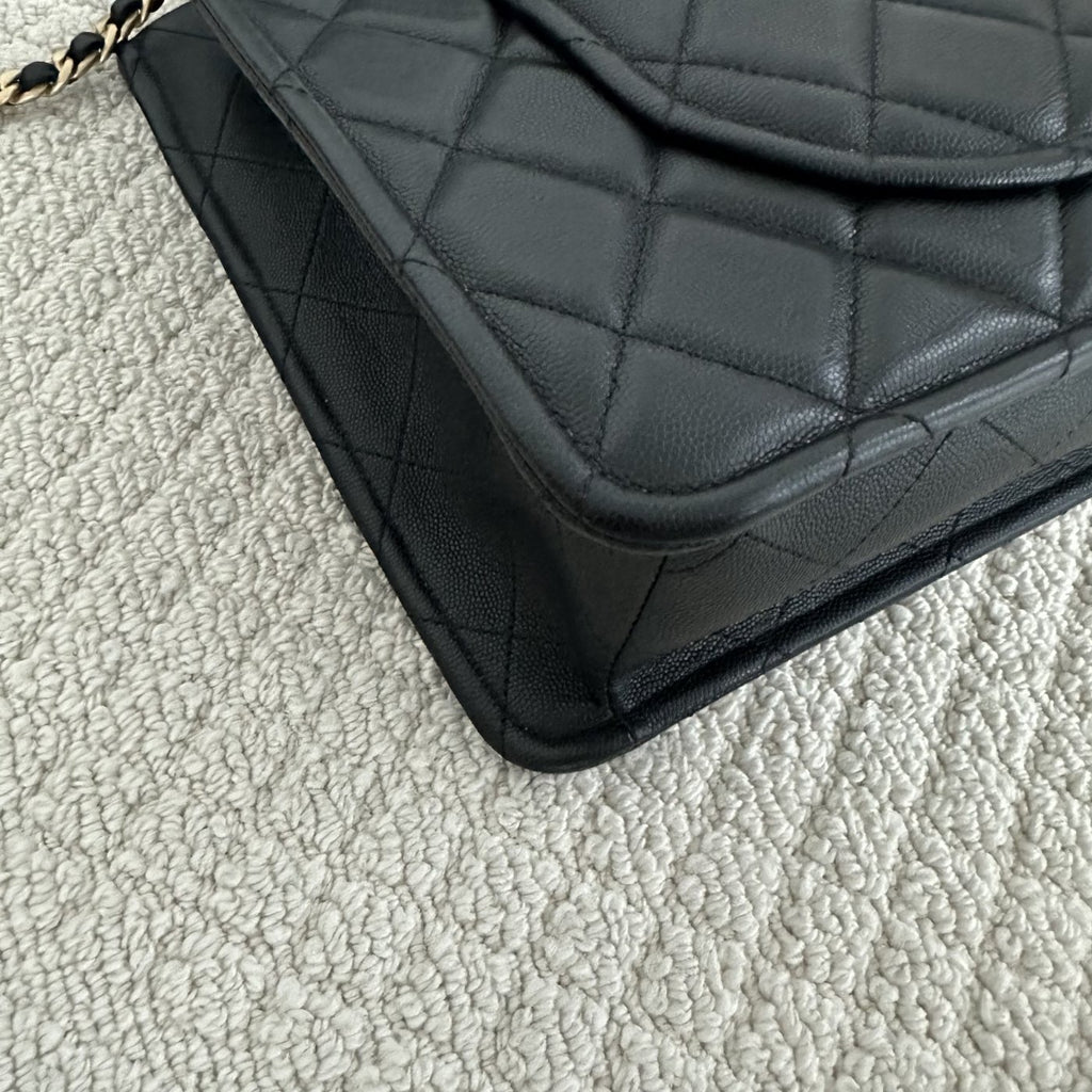 【Chanel】Chanel Black Gold Chain Tote Bag