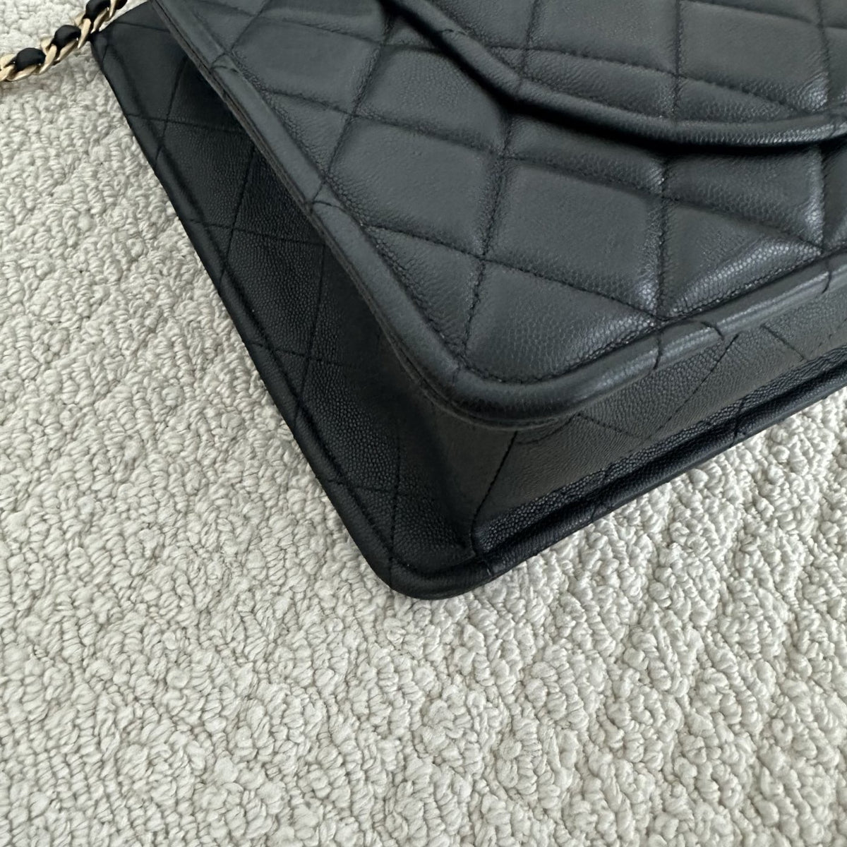 【Chanel】Chanel Black Gold Chain Tote Bag