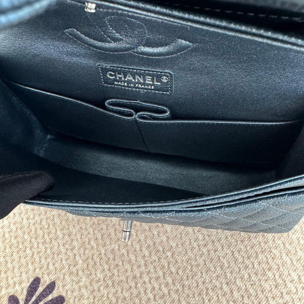 【Chanel】Chanel Charcoal Grey Caviar Medium Classic Flap