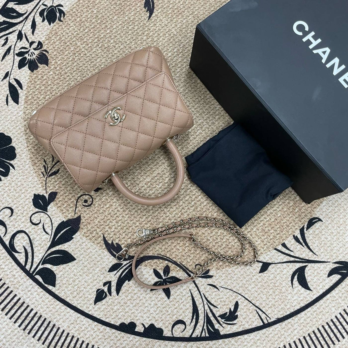 【Chanel】Chanel Coco Handle Beige (Milk Tea) Caviar Leather Handbag-7215913