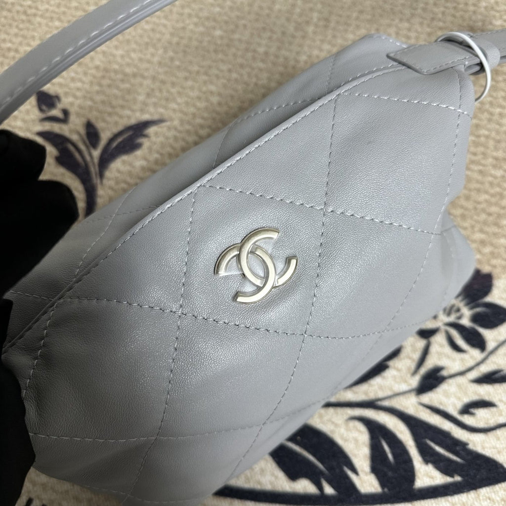 【Chanel】Chanel 26P Grey Gold Hobo Bag, Gold-Tone Hardware-7214108