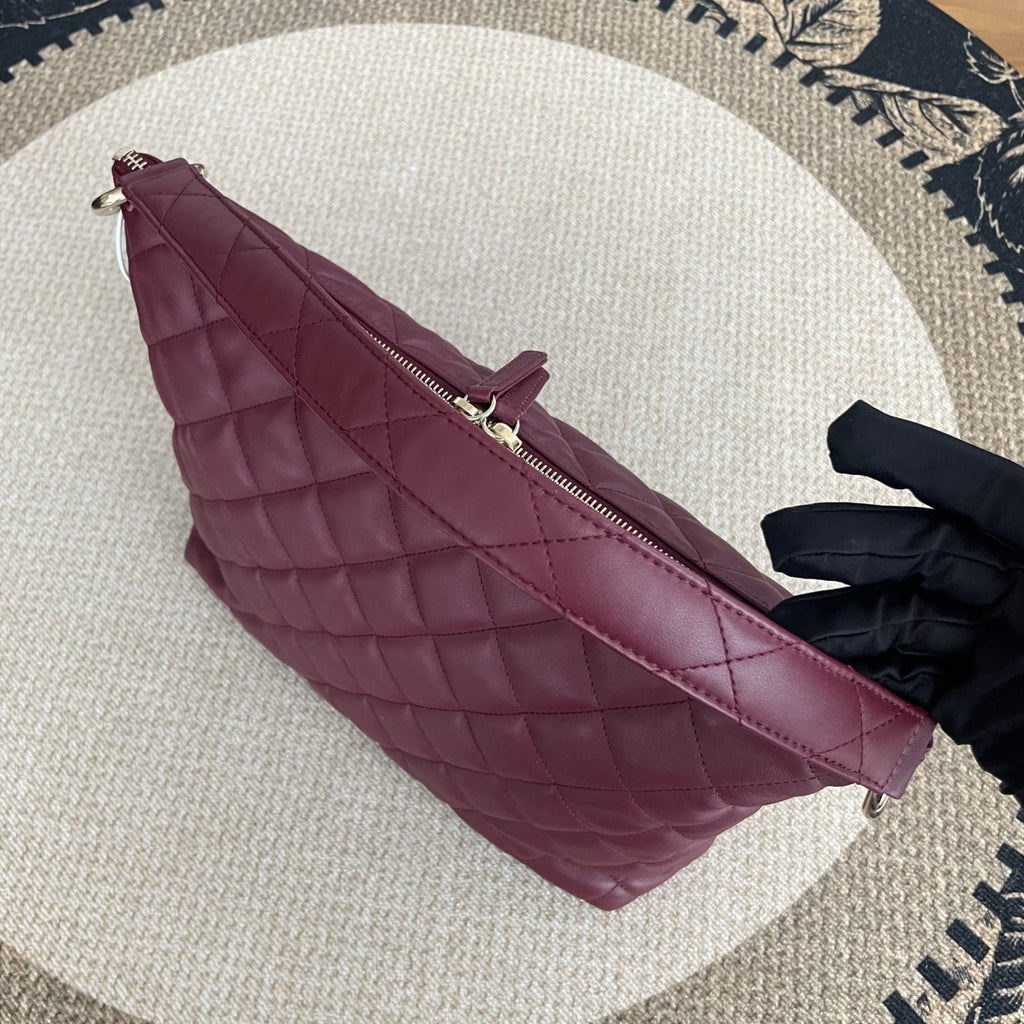 【Chanel】Chanel Hobo Underarm Bag, Red with Gold‑tone Hardware