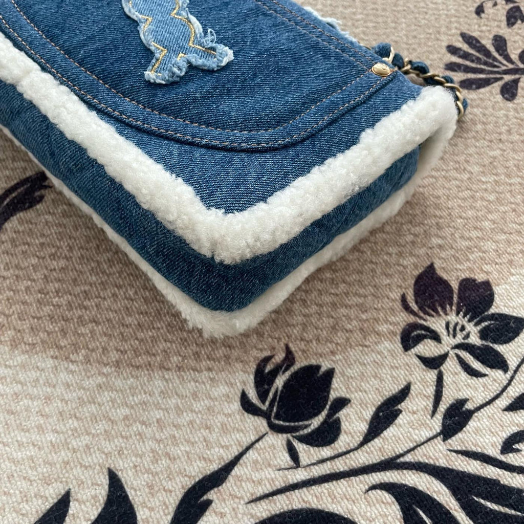 【Chanel】Chanel Blue Denim & Lambskin Classic Flap Bag