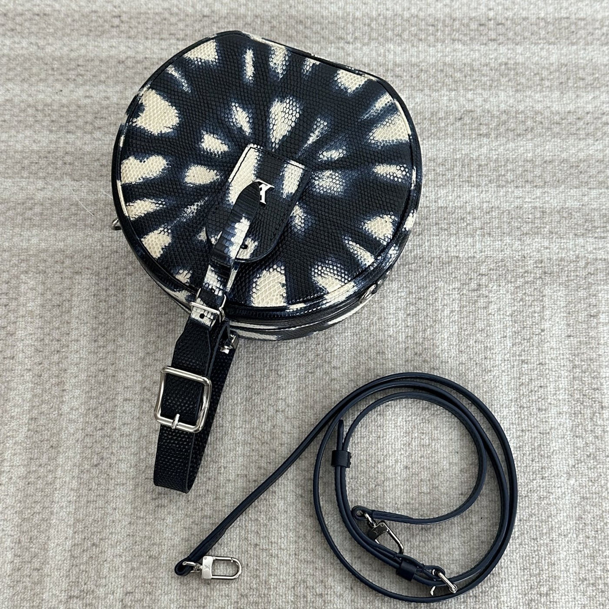 【LV】Louis Vuitton Boite Chapeau Souple White & Blue Bi-color