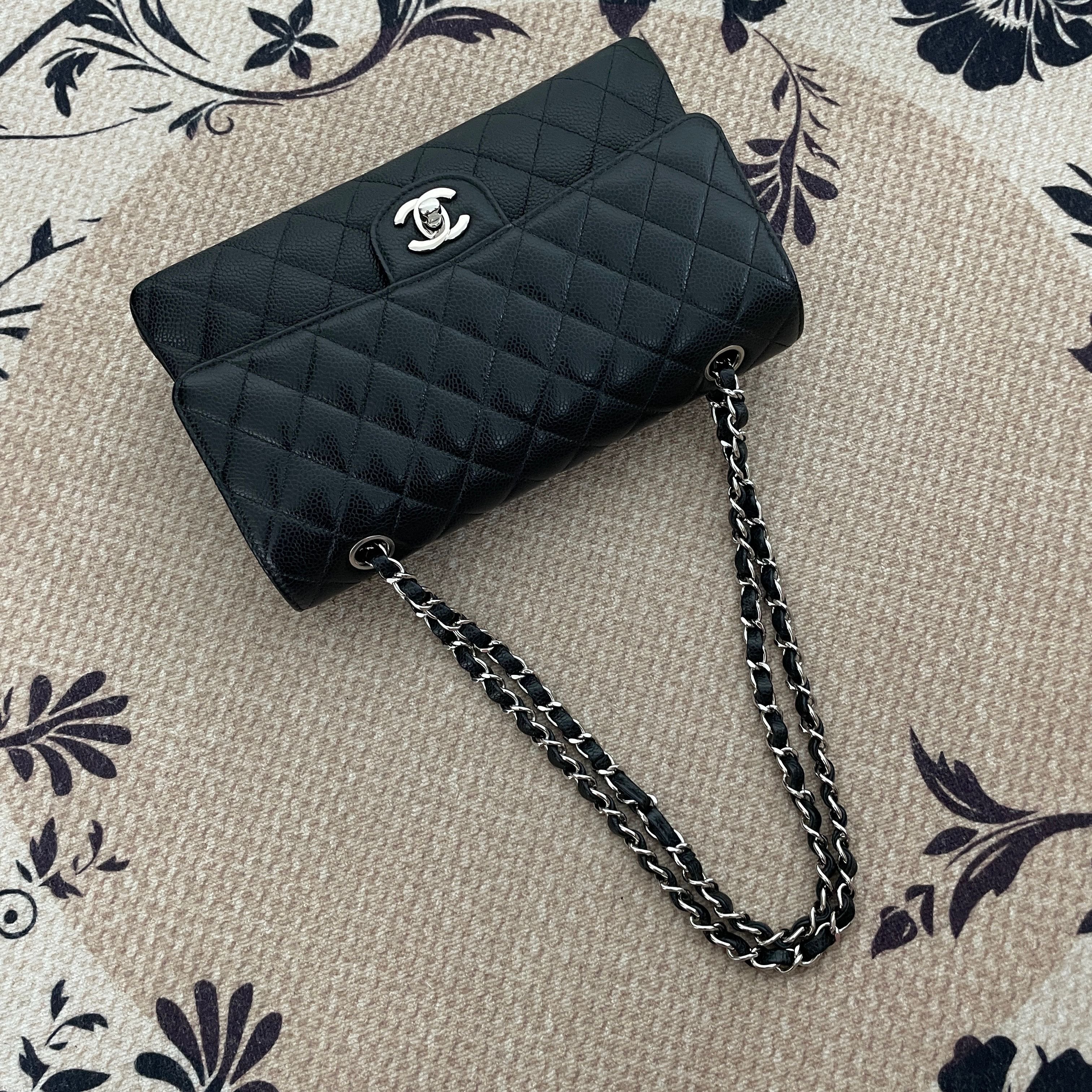 【Chanel】Chanel Medium Classic Flap Bag, Black Caviar, Silver-Tone Hardware-0201790LD