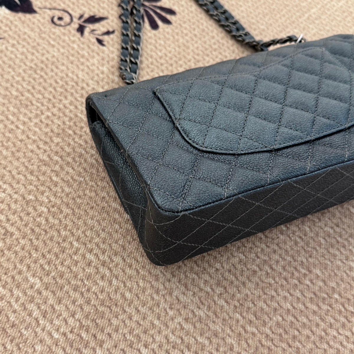【Chanel】Chanel Charcoal Grey Caviar Medium Classic Flap