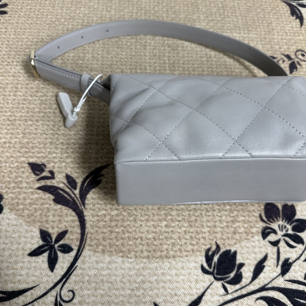 【Chanel】Chanel 26P Grey Gold Hobo Bag, Gold-Tone Hardware-7214108