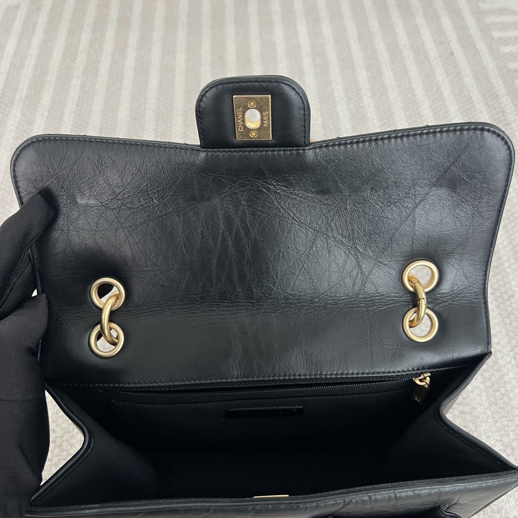 【Chanel】Chanel 23S Messenger Tofu Bag Black Caviar with Gold-Tone Hardware
