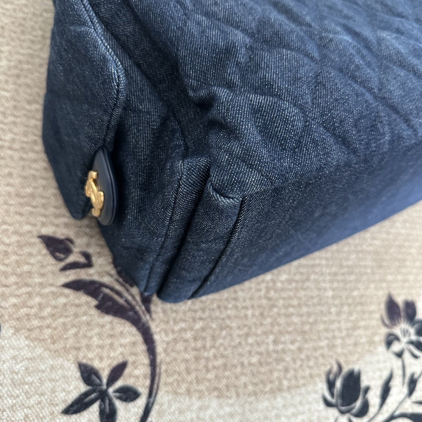 【Chanel】Chanel 25C 25 Hobo, Blue Washed Denim, Gold‑tone Hardware, Micro‑chip Version