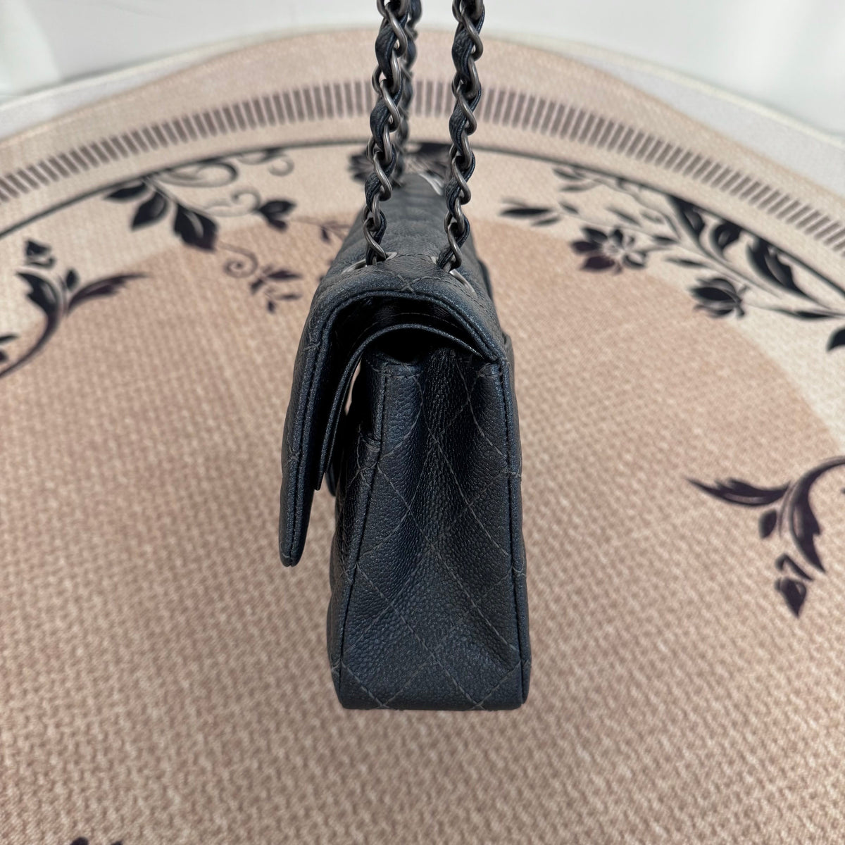 【Chanel】Chanel Charcoal Grey Caviar Medium Classic Flap