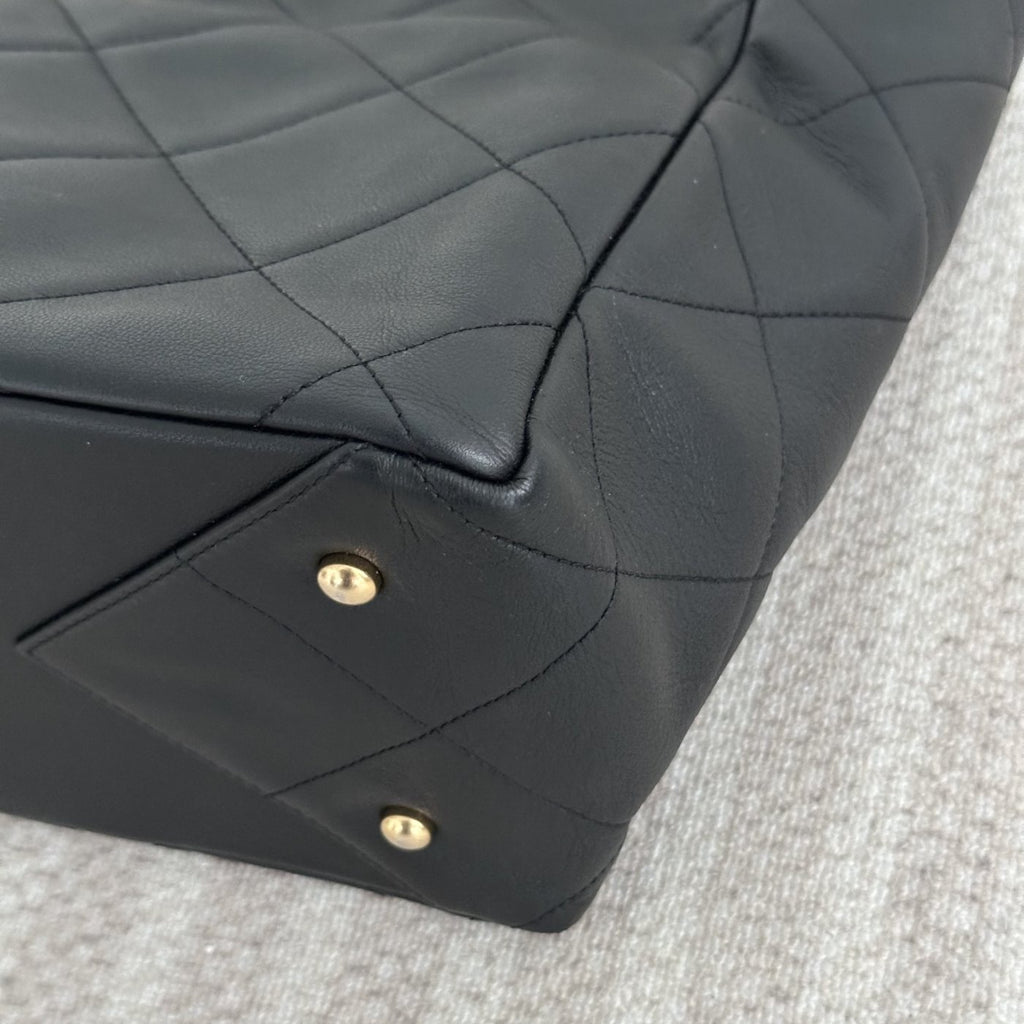 【Chanel】Chanel Black Gold Tote Bag