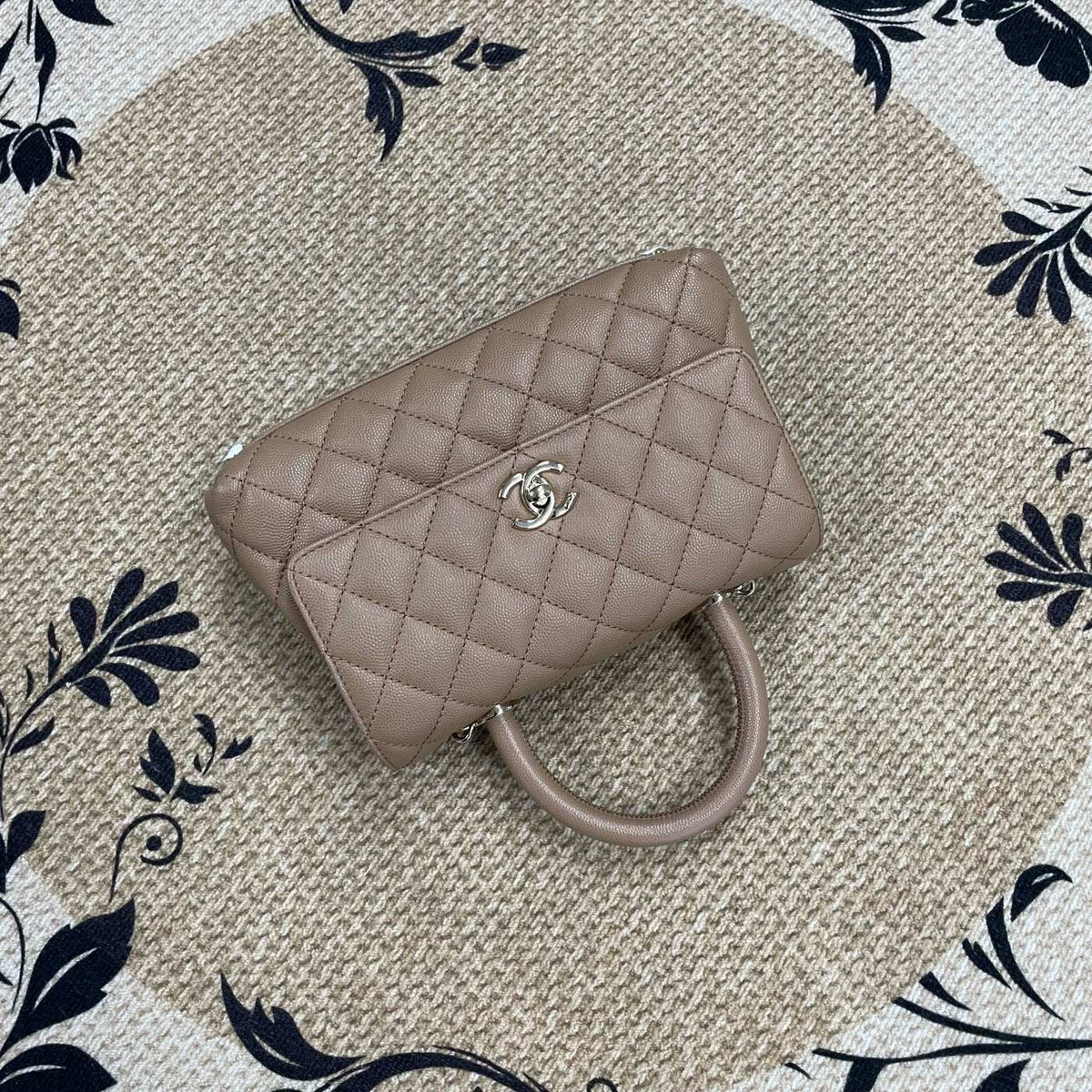 【Chanel】Chanel Coco Handle Beige (Milk Tea) Caviar Leather Handbag-7215913