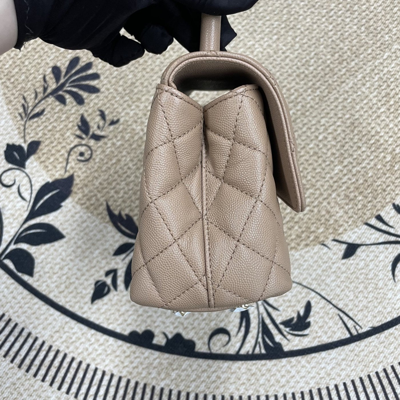【Chanel】Chanel Coco Handle Beige (Milk Tea) Caviar Leather Handbag-7215913