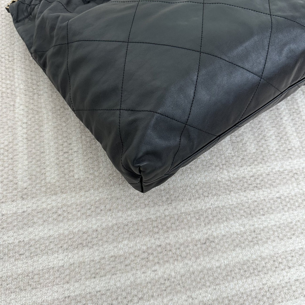 【Chanel】Chanel 22 Bag Medium, Black with Gold Hardware
