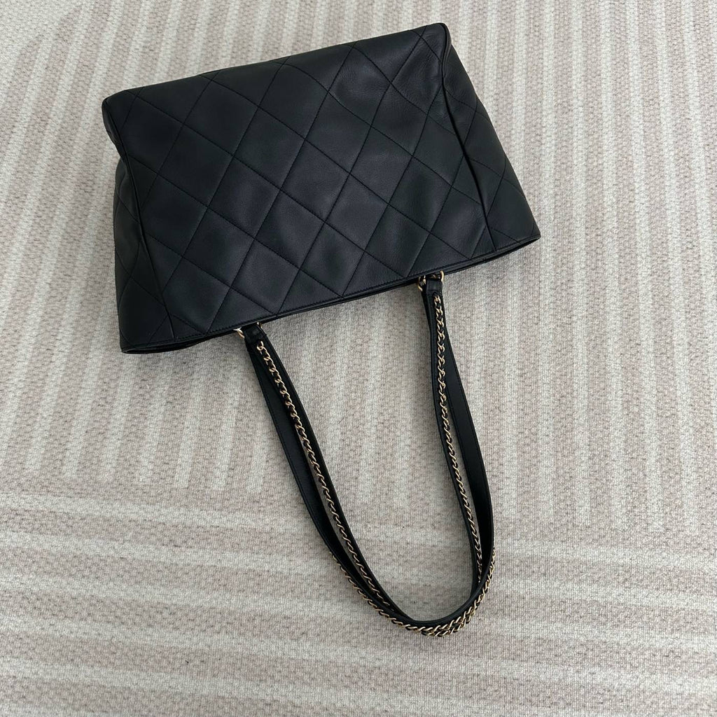 【Chanel】Chanel Black Gold Tote Bag