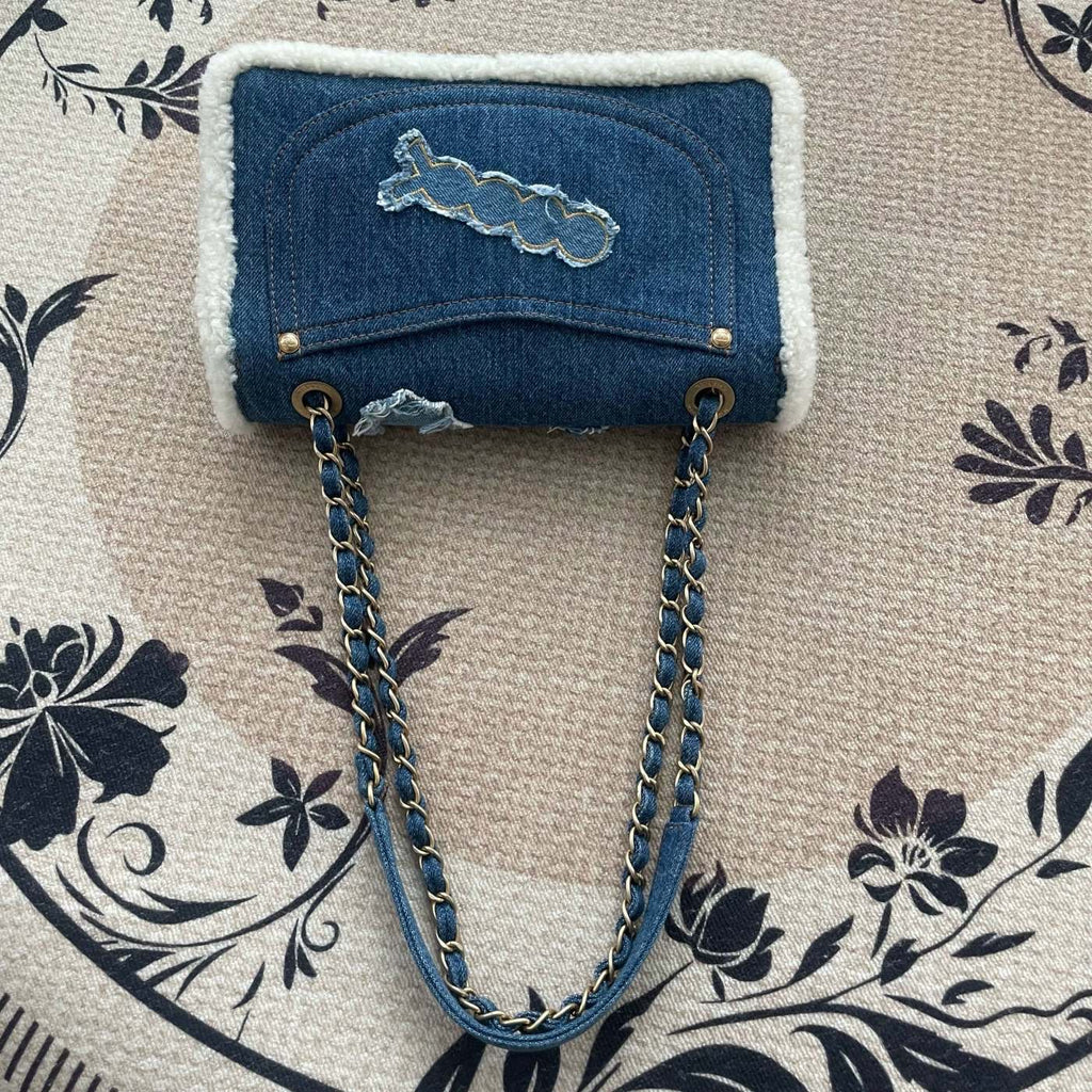 【Chanel】Chanel Blue Denim & Lambskin Classic Flap Bag