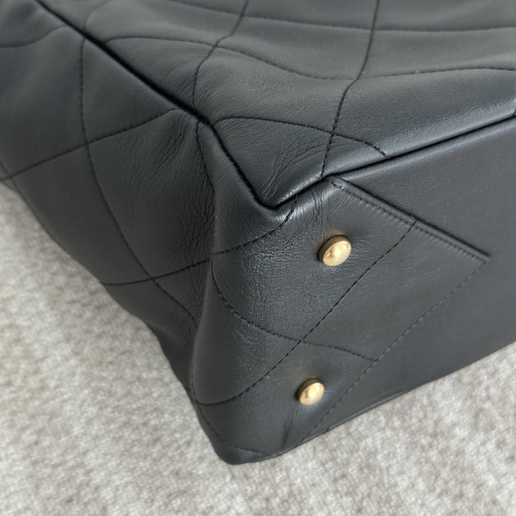 【Chanel】Chanel Black Gold Tote Bag