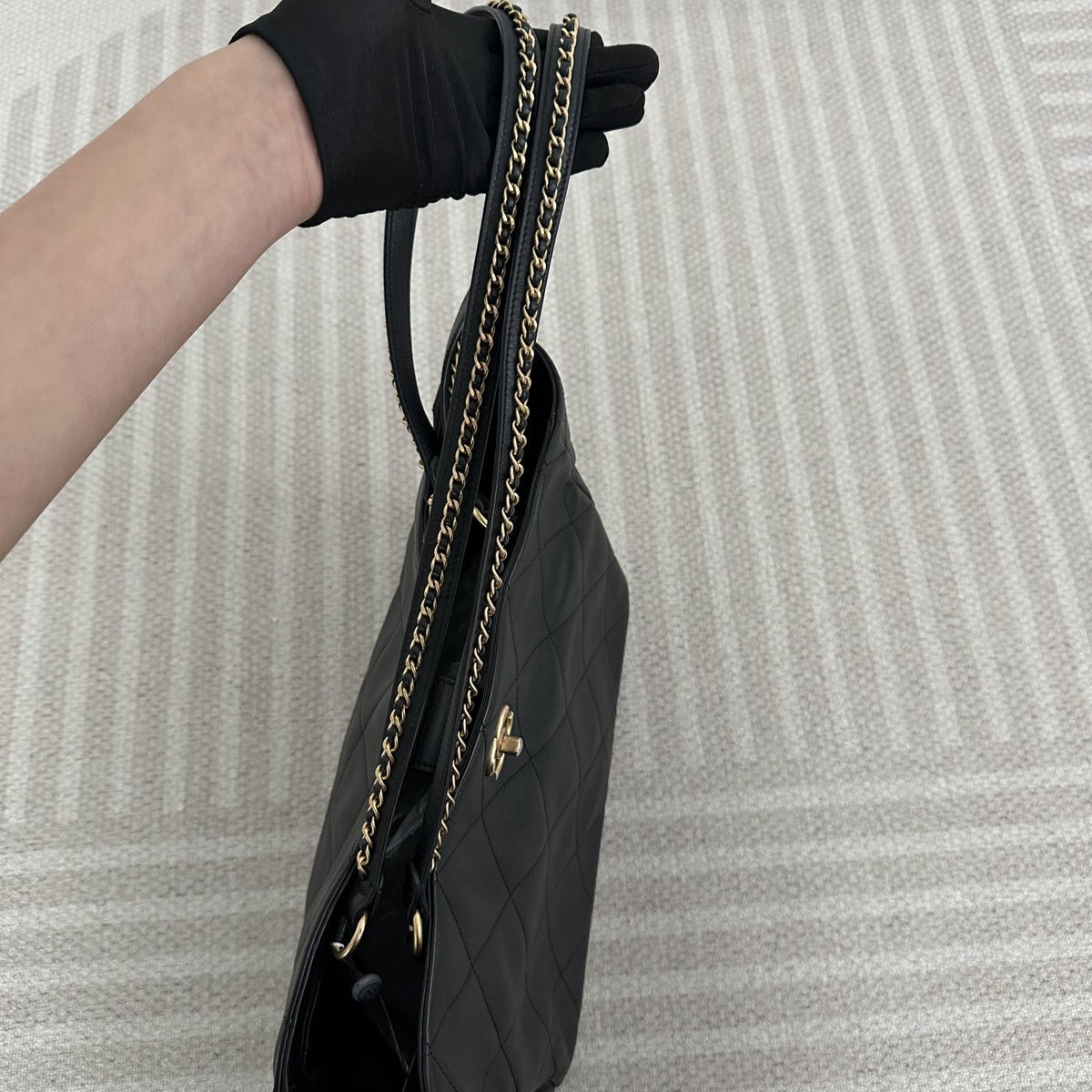 【Chanel】Chanel Black Gold Tote Bag