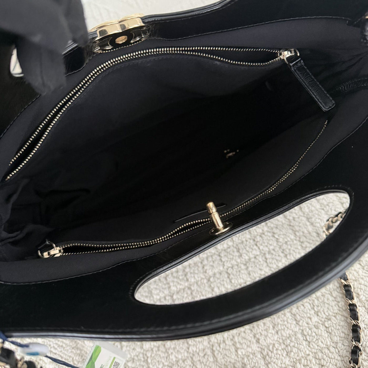【Chanel】Chanel Black Gold 31 Shopping Bag(large)