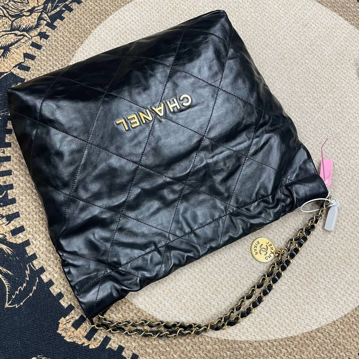 【Chanel】Chanel 22 Handbag Black Shiny Calfskin with Gold-Tone Hardware