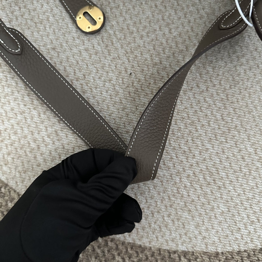 【Hermes】Hermès Lindy 26 Etoupe Gold Hardware B Stamp