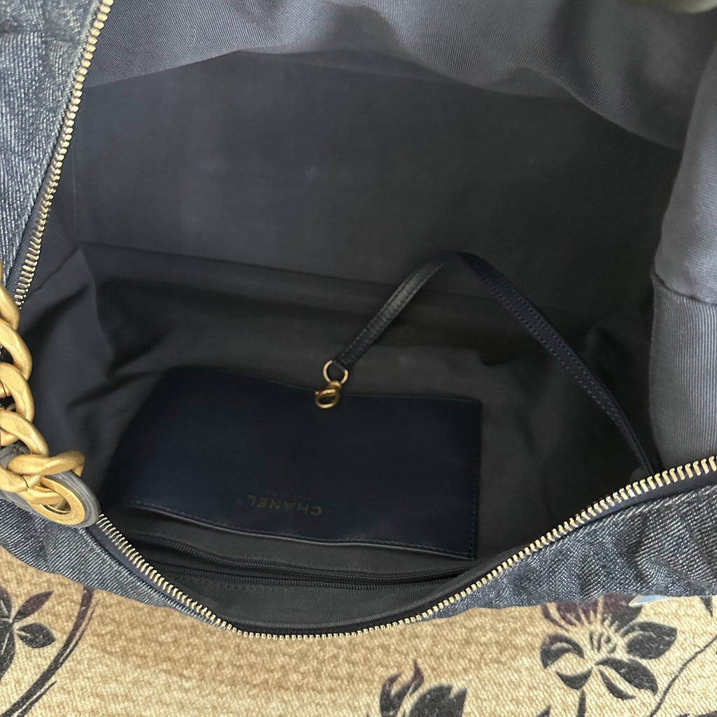 【Chanel】Chanel 25C 25 Hobo, Blue Washed Denim, Gold‑tone Hardware, Micro‑chip Version