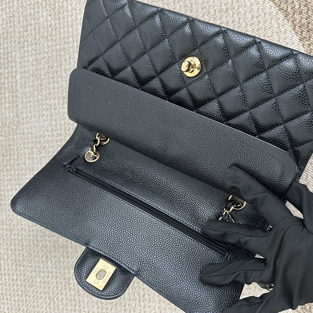 【Chanel】Chanel Black Caviar Classic Double Flap Bag, Gold-Tone Hardware-7212231LD