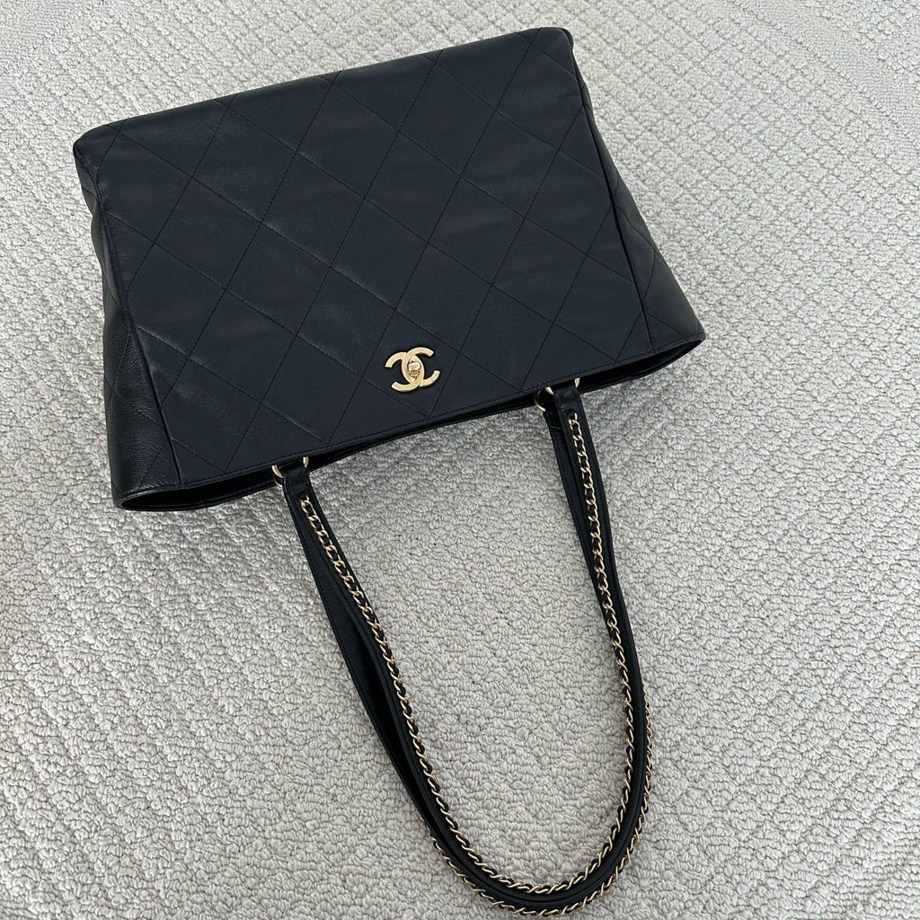 【Chanel】Chanel Tote Bag with Trimmed Shoulder Strap